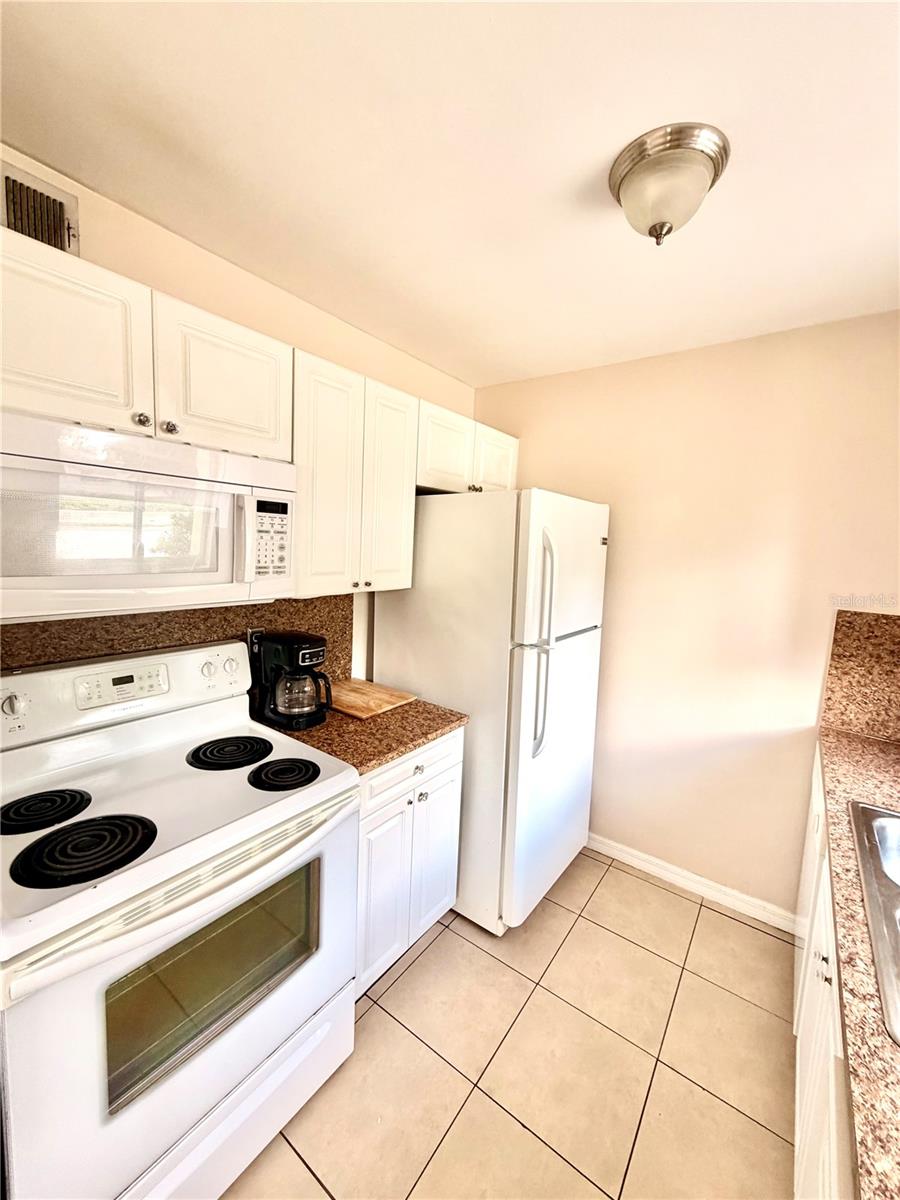 3206 W AZEELE ST #100, TAMPA, FL, 33609