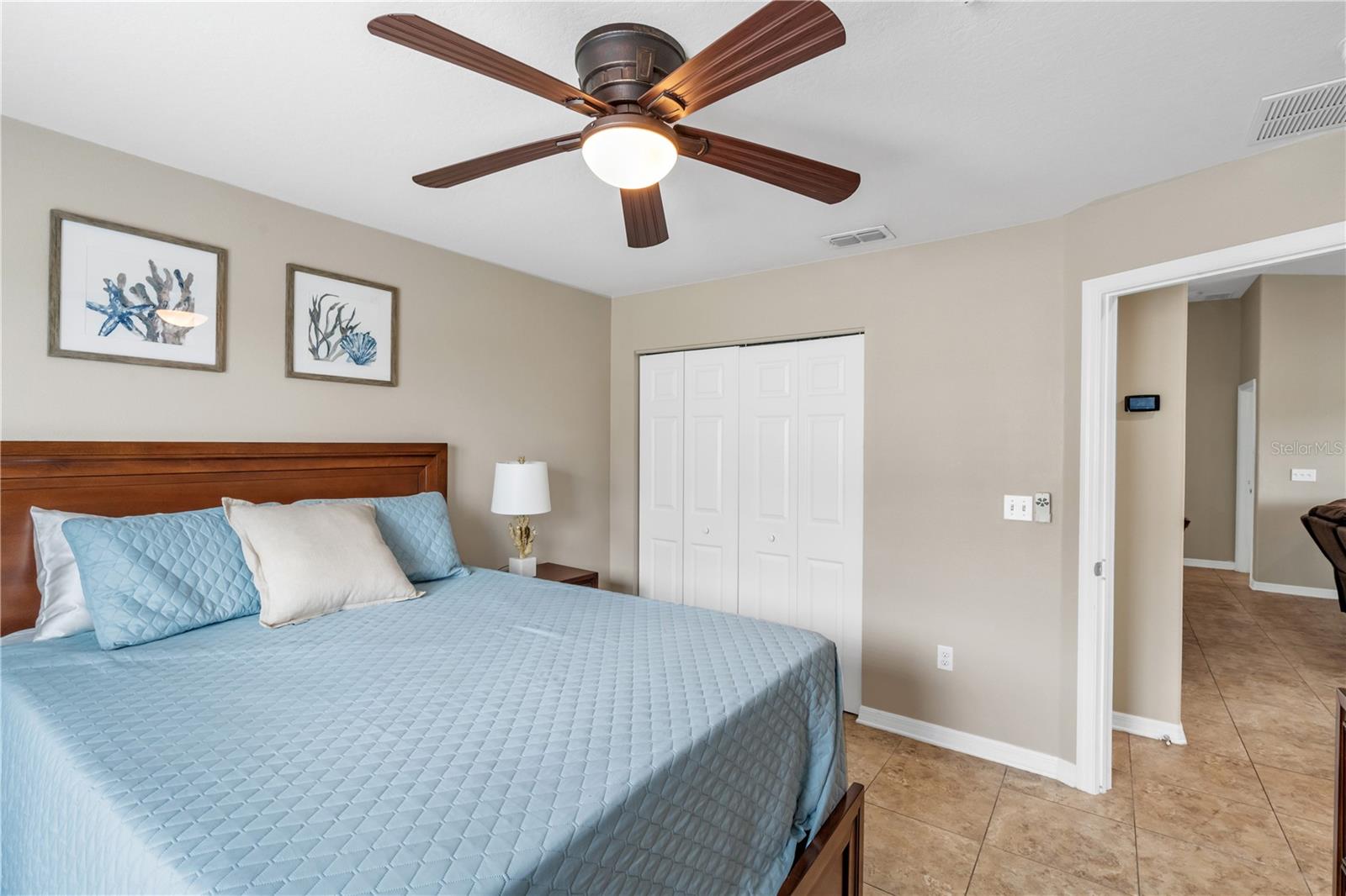 Second bedroom /staged for photos