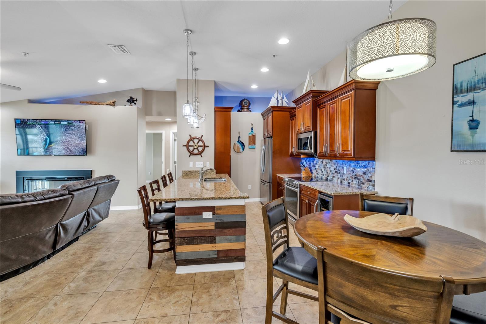 Furnished entry, Staged for photos