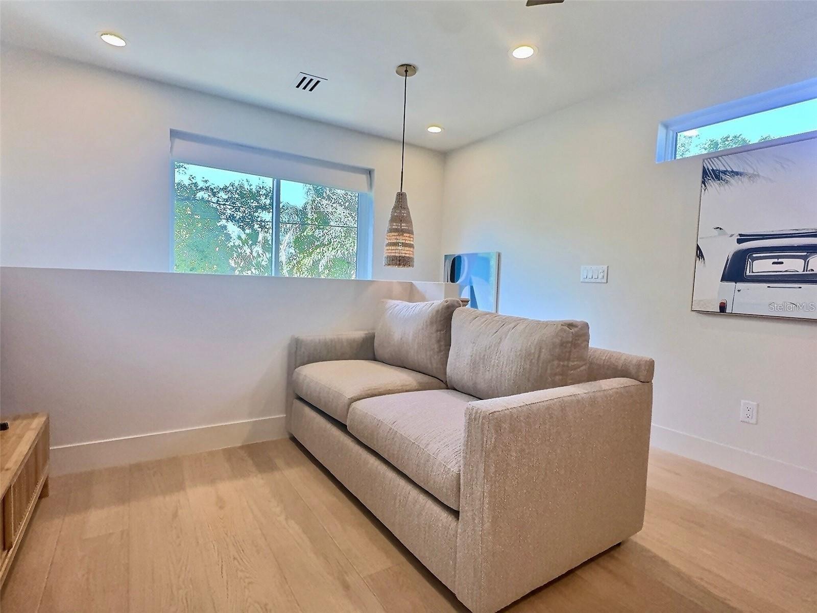 Garage Apt Living Room