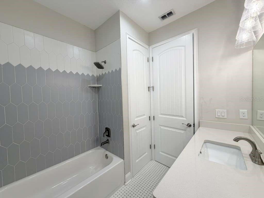 4606 W FIG ST #2, TAMPA, FL, 33609
