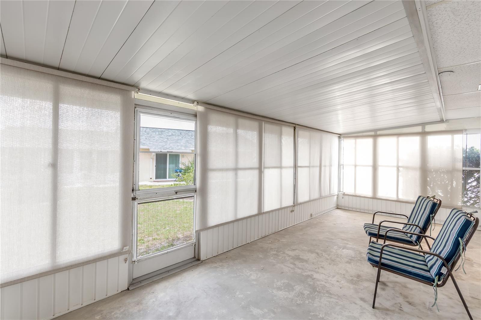 702 HUXLEY PL, SUN CITY CENTER, FL, 33573