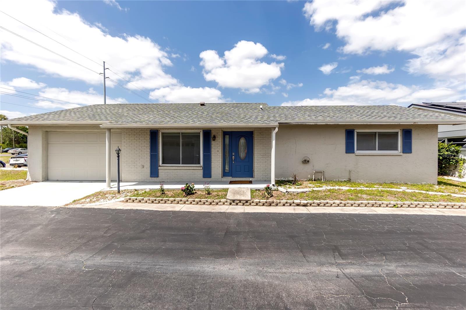 702 HUXLEY PL, SUN CITY CENTER, FL, 33573