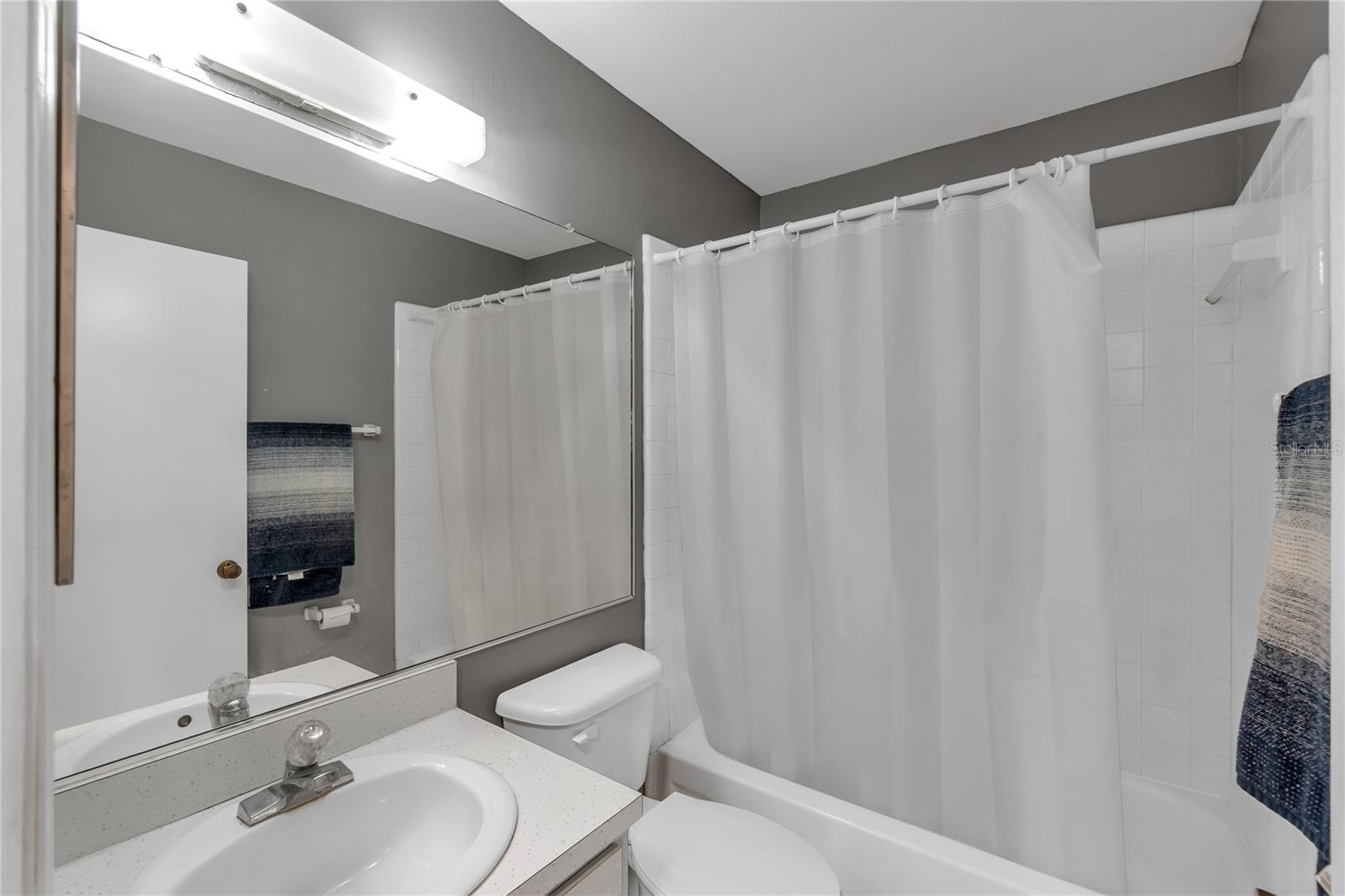 702 HUXLEY PL, SUN CITY CENTER, FL, 33573