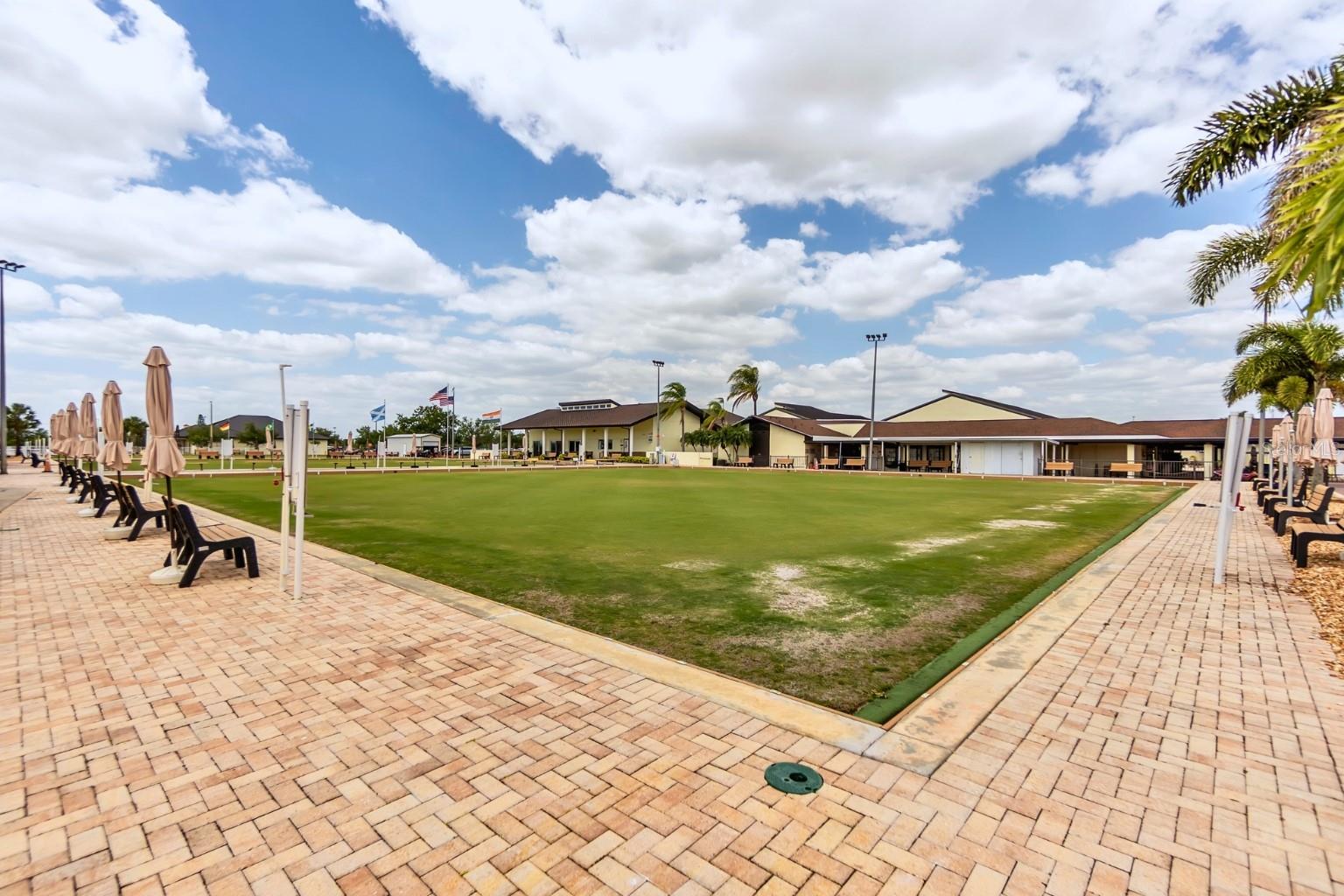 702 HUXLEY PL, SUN CITY CENTER, FL, 33573