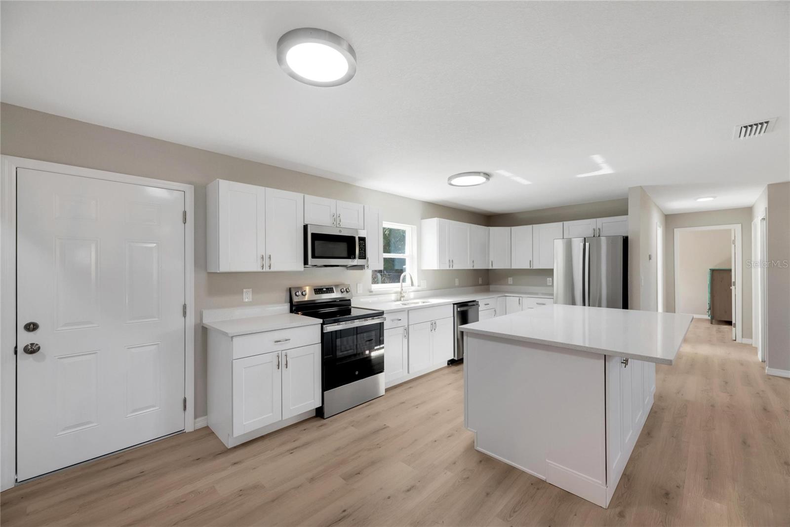 660 FLAMINGO DR, APOLLO BEACH, FL, 33572