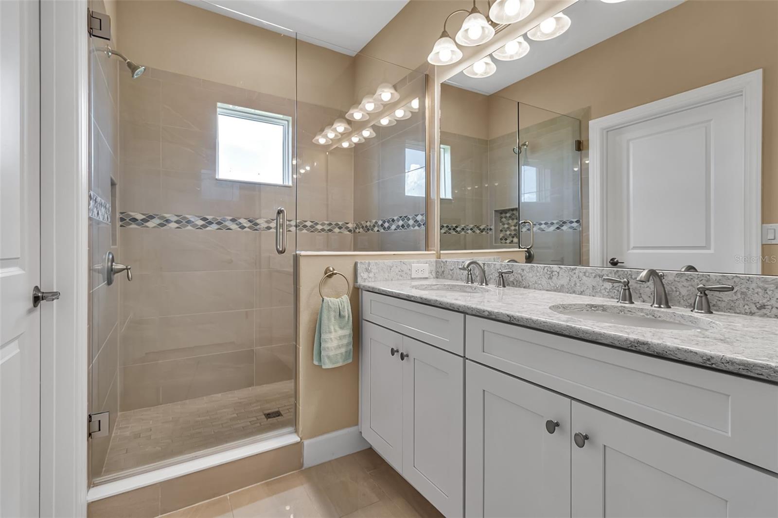 5589 CANNES CIR, SARASOTA, FL, 34231