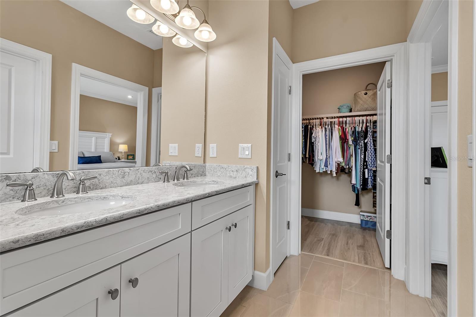5589 CANNES CIR, SARASOTA, FL, 34231