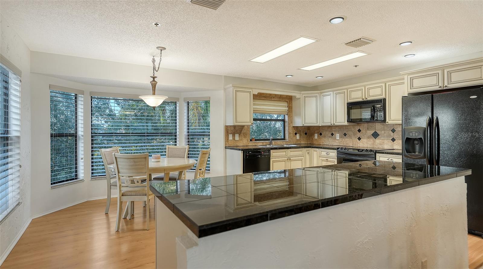 4557 BAY CLUB DR, BRADENTON, FL, 34210