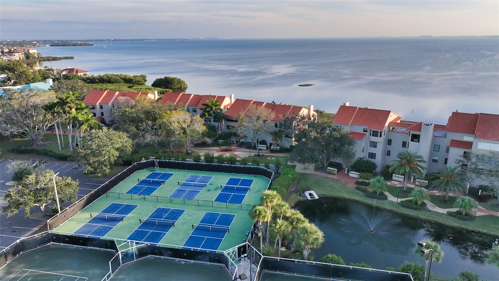 4557 BAY CLUB DR, BRADENTON, FL, 34210