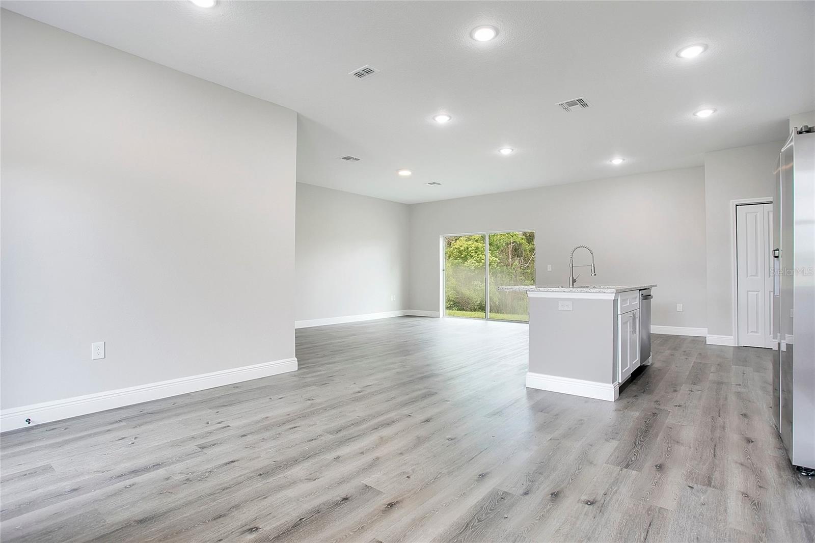 789 N MIDLAND DR, DELTONA, FL, 32725