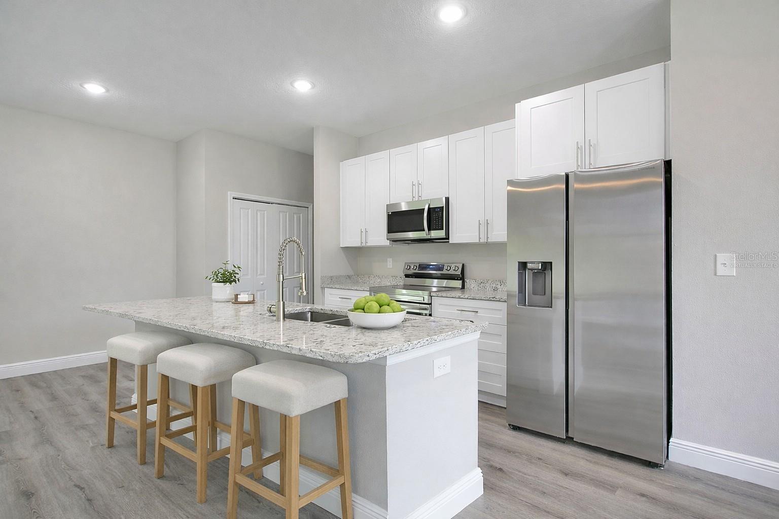 789 N MIDLAND DR, DELTONA, FL, 32725