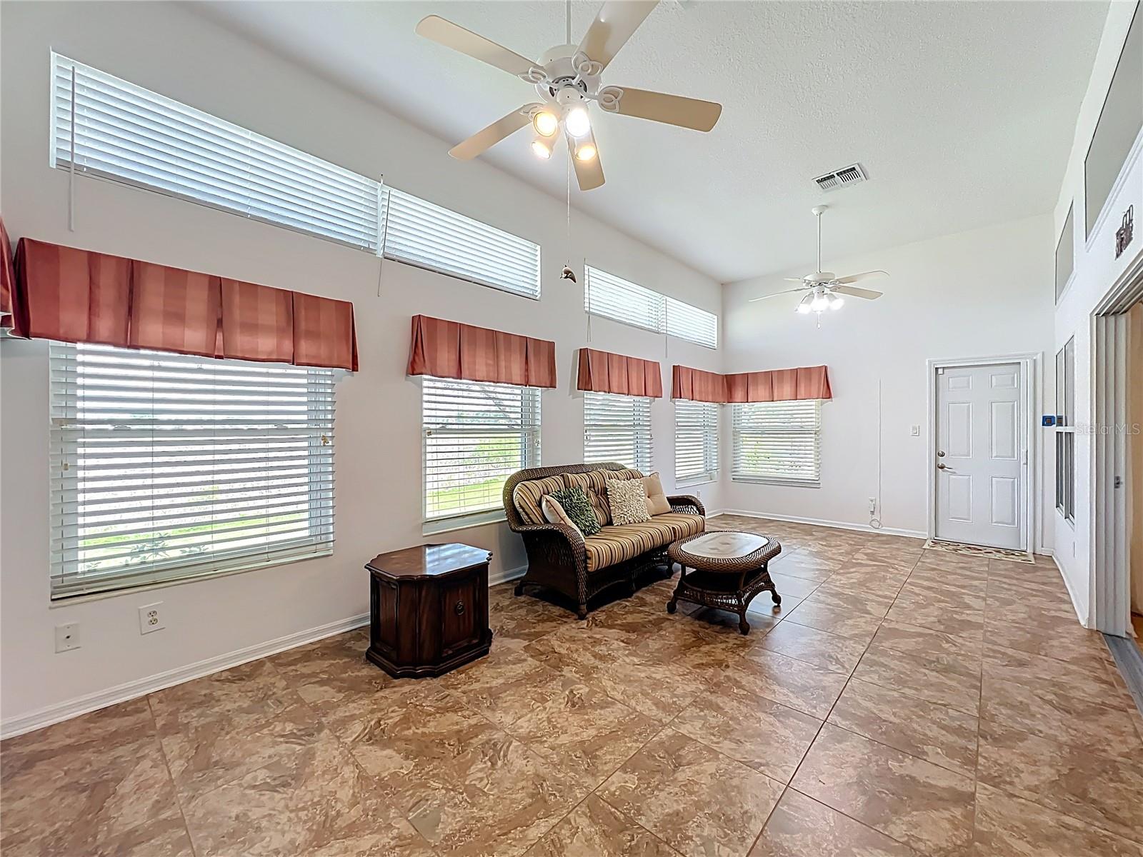 4822 SAWGRASS LAKE CIR, LEESBURG, FL, 34748