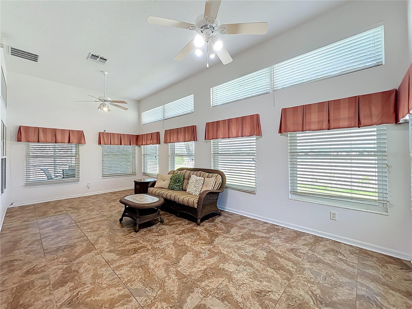 4822 SAWGRASS LAKE CIR, LEESBURG, FL, 34748