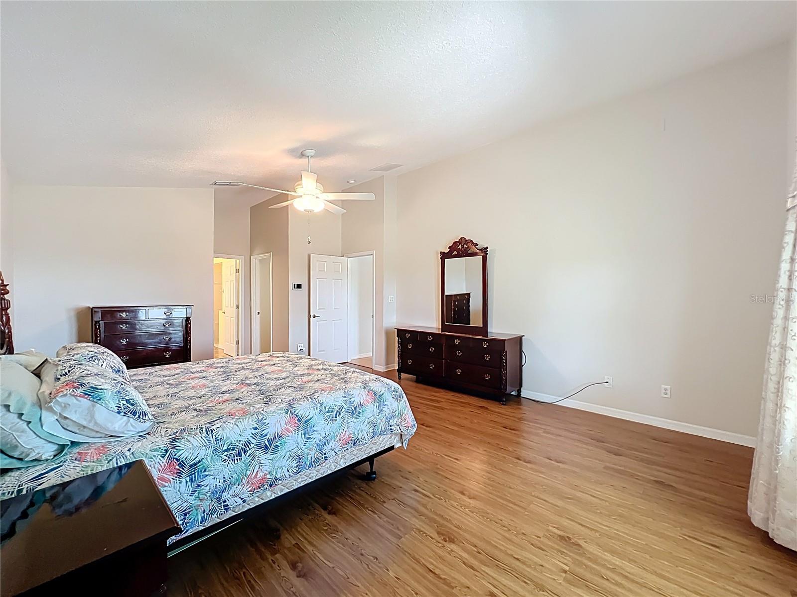 4822 SAWGRASS LAKE CIR, LEESBURG, FL, 34748