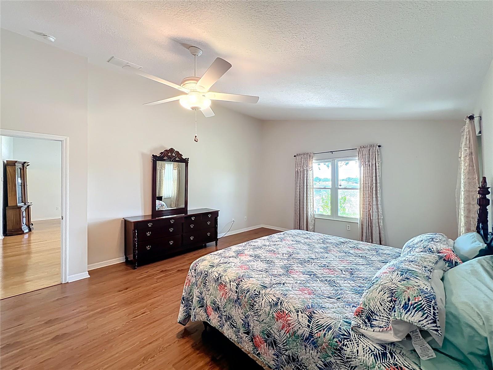 4822 SAWGRASS LAKE CIR, LEESBURG, FL, 34748