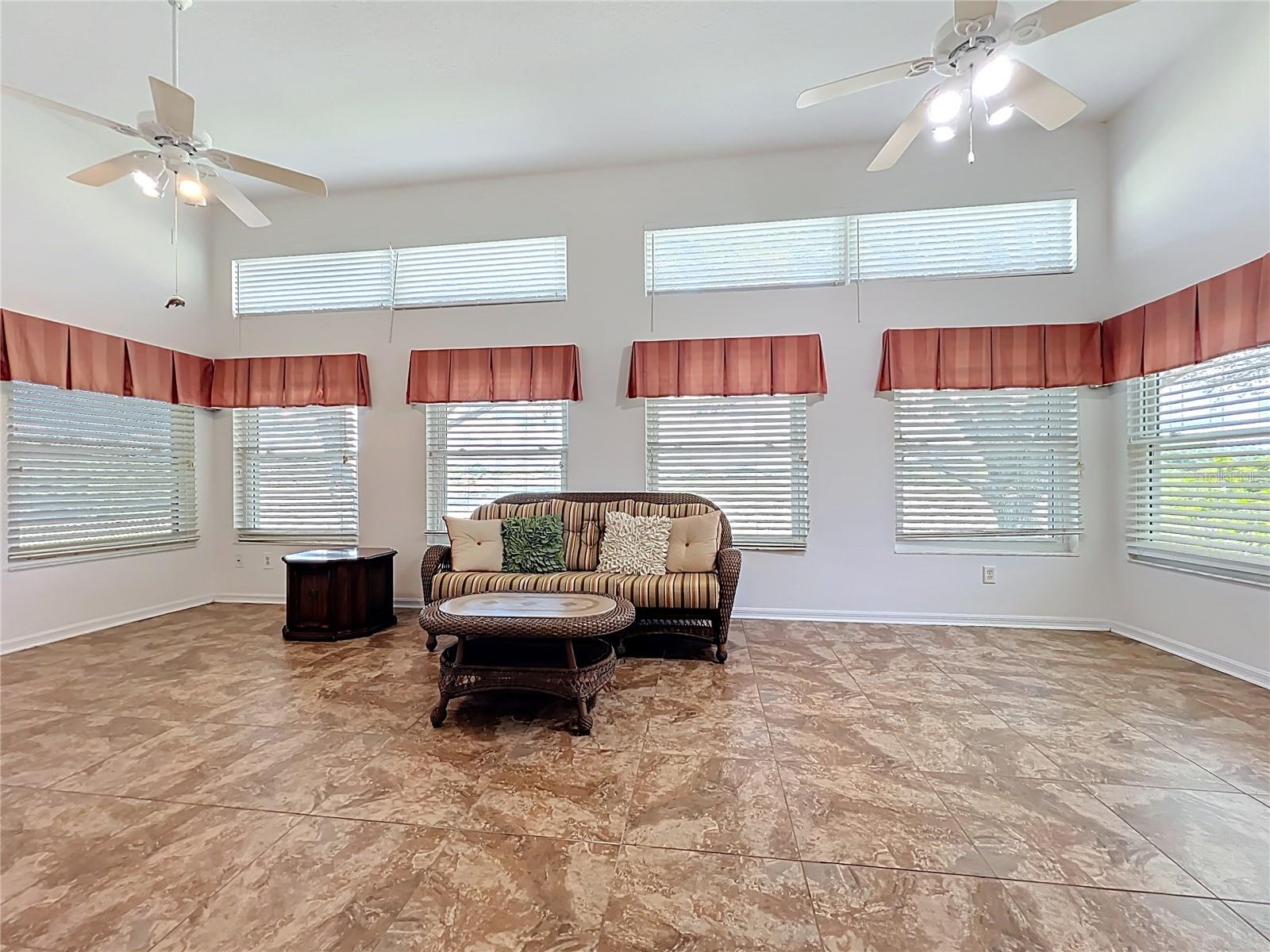 4822 SAWGRASS LAKE CIR, LEESBURG, FL, 34748