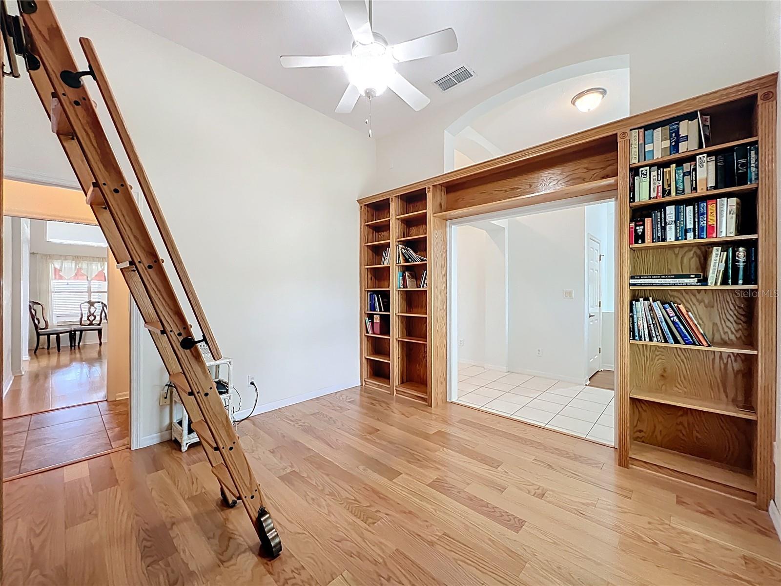 4822 SAWGRASS LAKE CIR, LEESBURG, FL, 34748