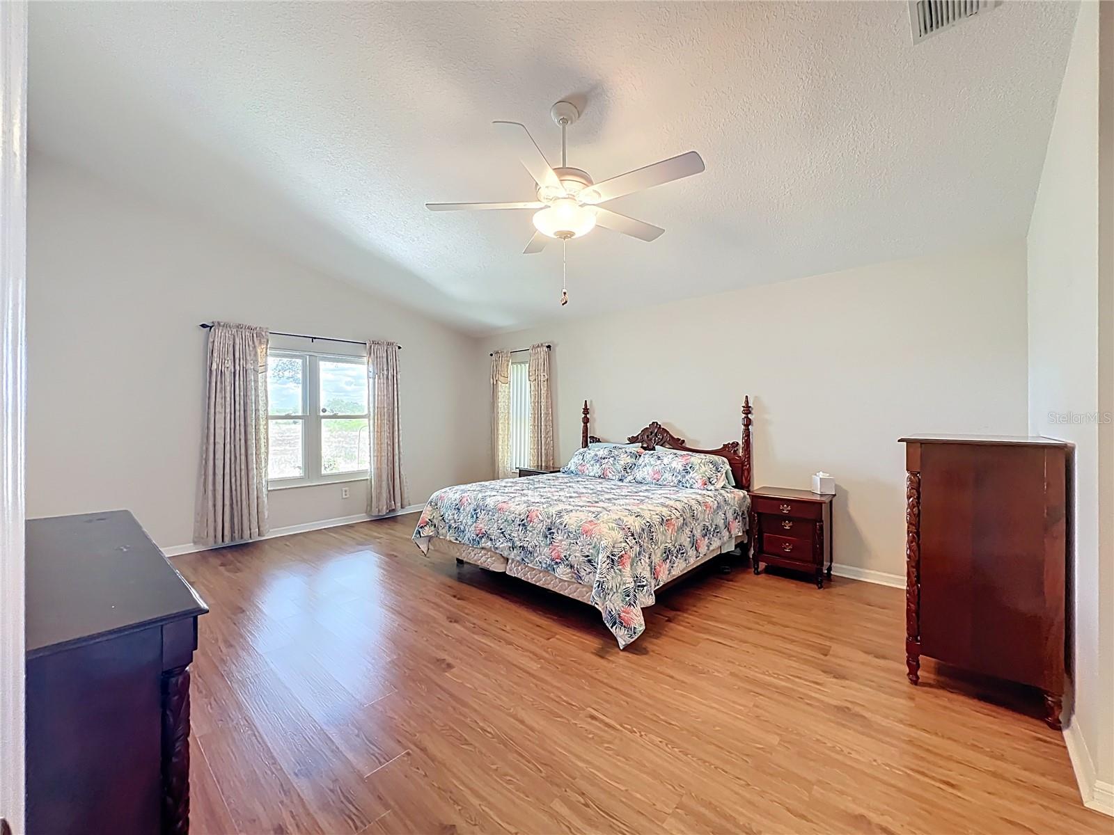 4822 SAWGRASS LAKE CIR, LEESBURG, FL, 34748