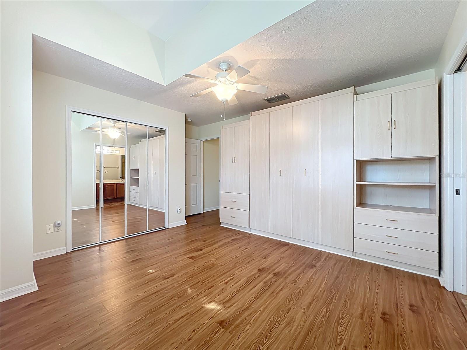 4822 SAWGRASS LAKE CIR, LEESBURG, FL, 34748
