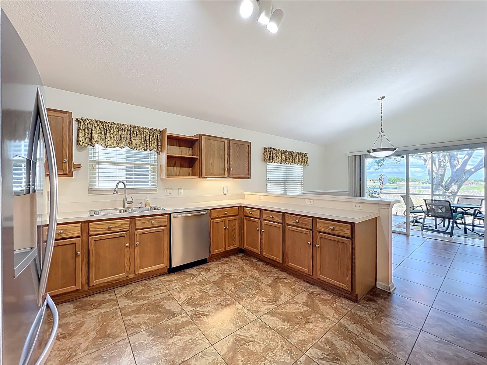 4822 SAWGRASS LAKE CIR, LEESBURG, FL, 34748
