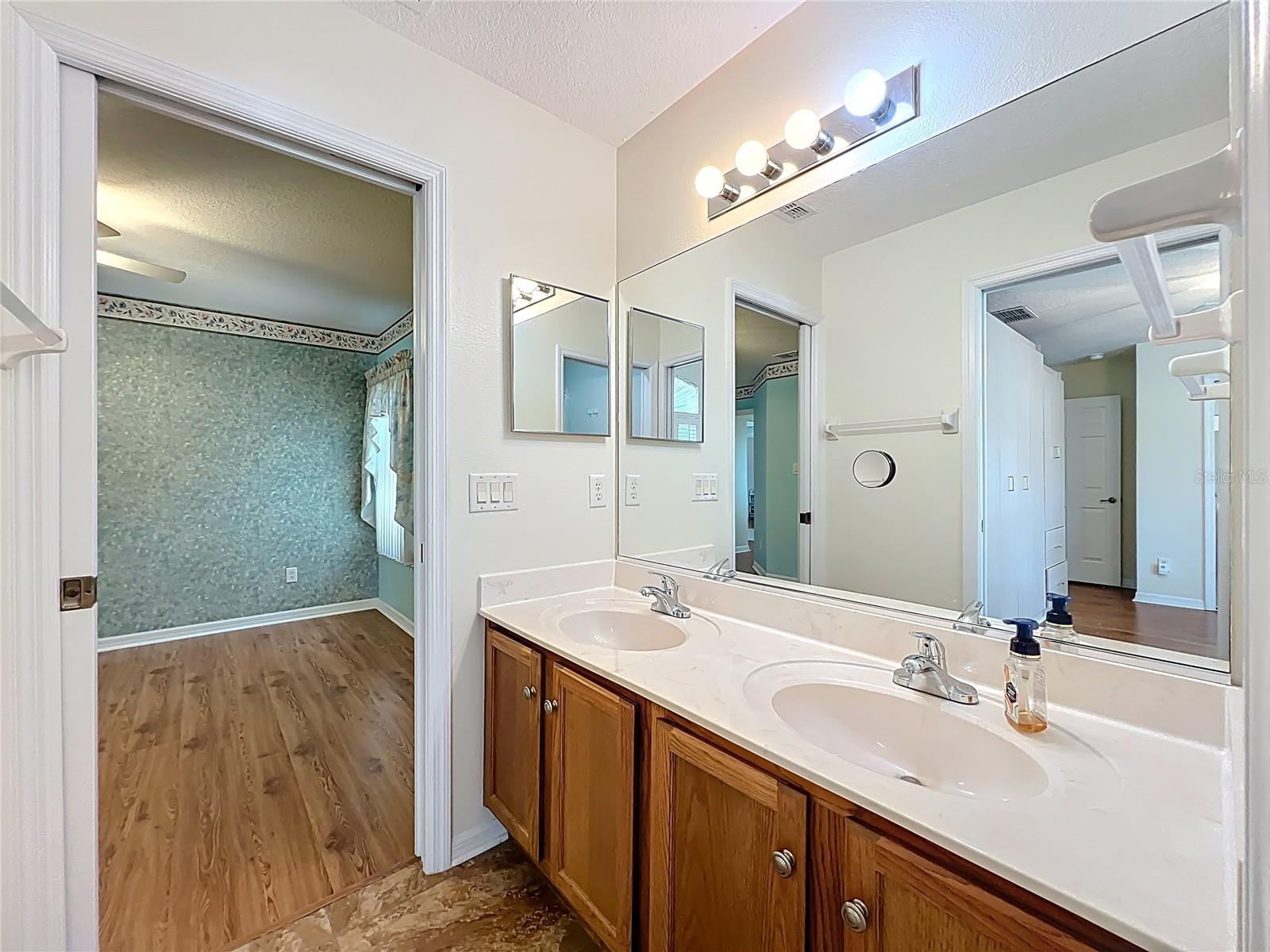 4822 SAWGRASS LAKE CIR, LEESBURG, FL, 34748