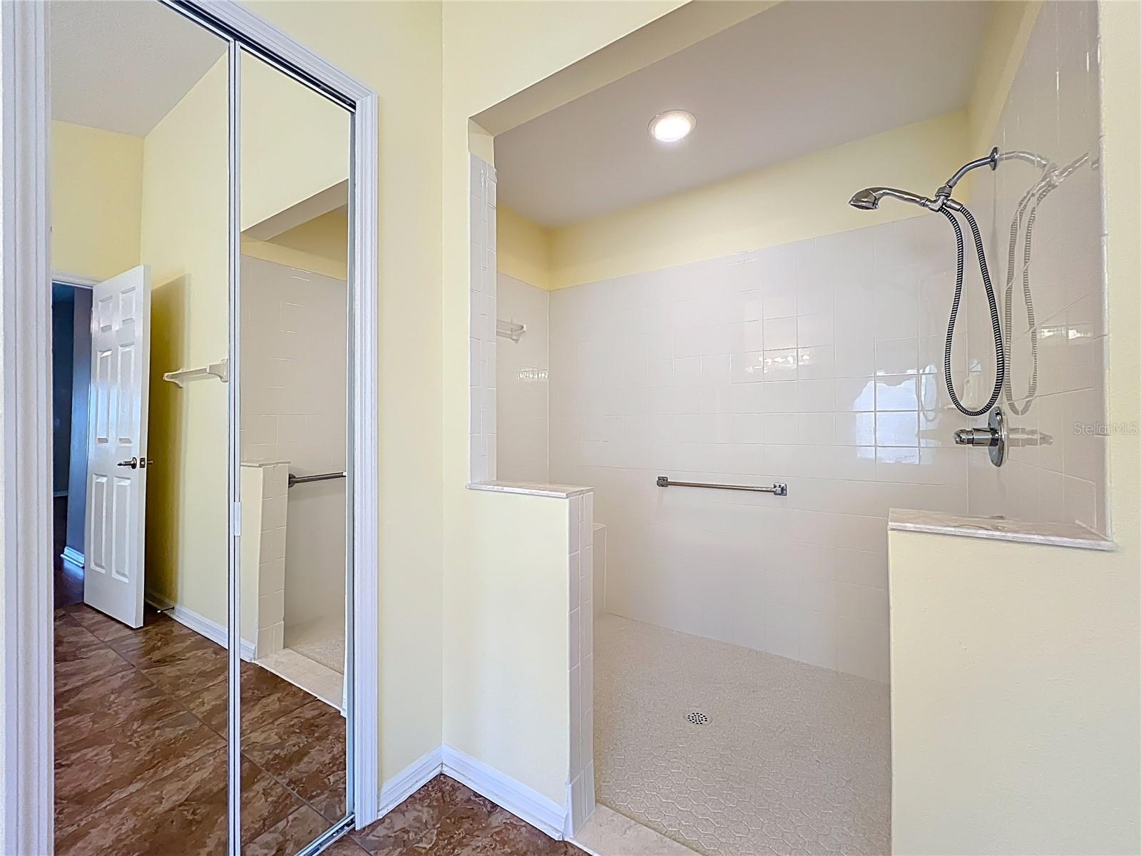 4822 SAWGRASS LAKE CIR, LEESBURG, FL, 34748