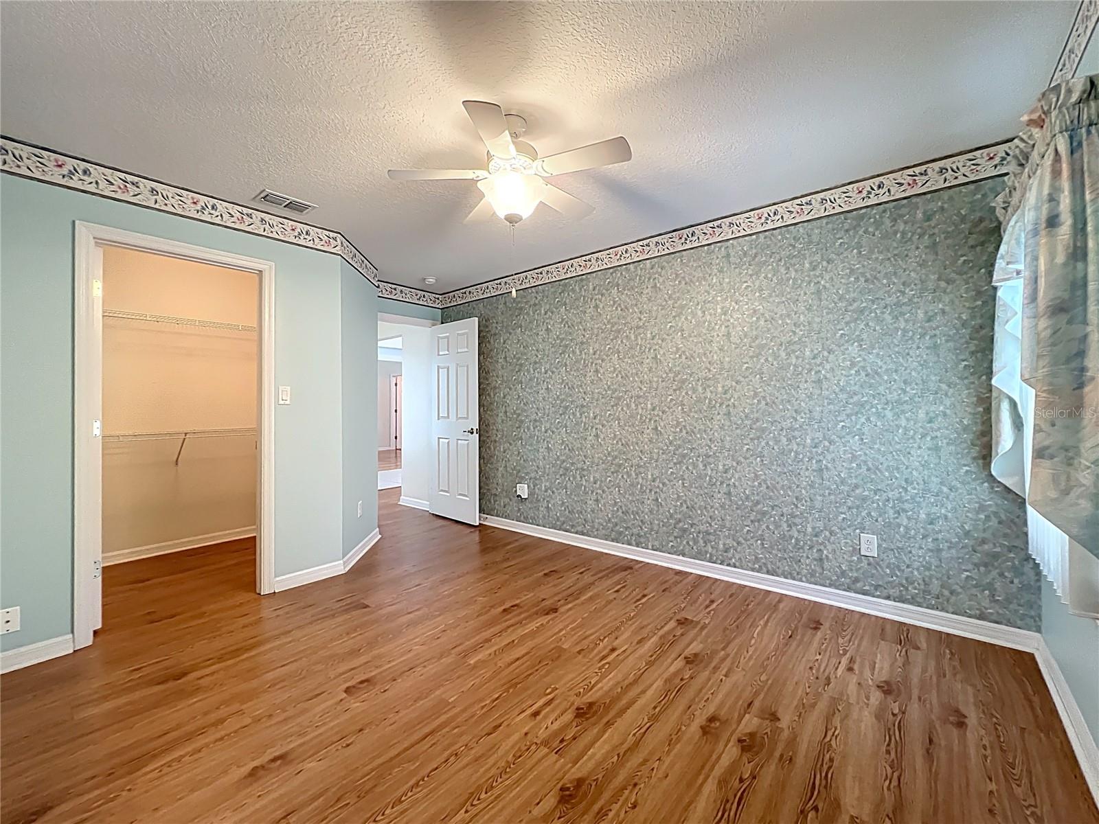 4822 SAWGRASS LAKE CIR, LEESBURG, FL, 34748
