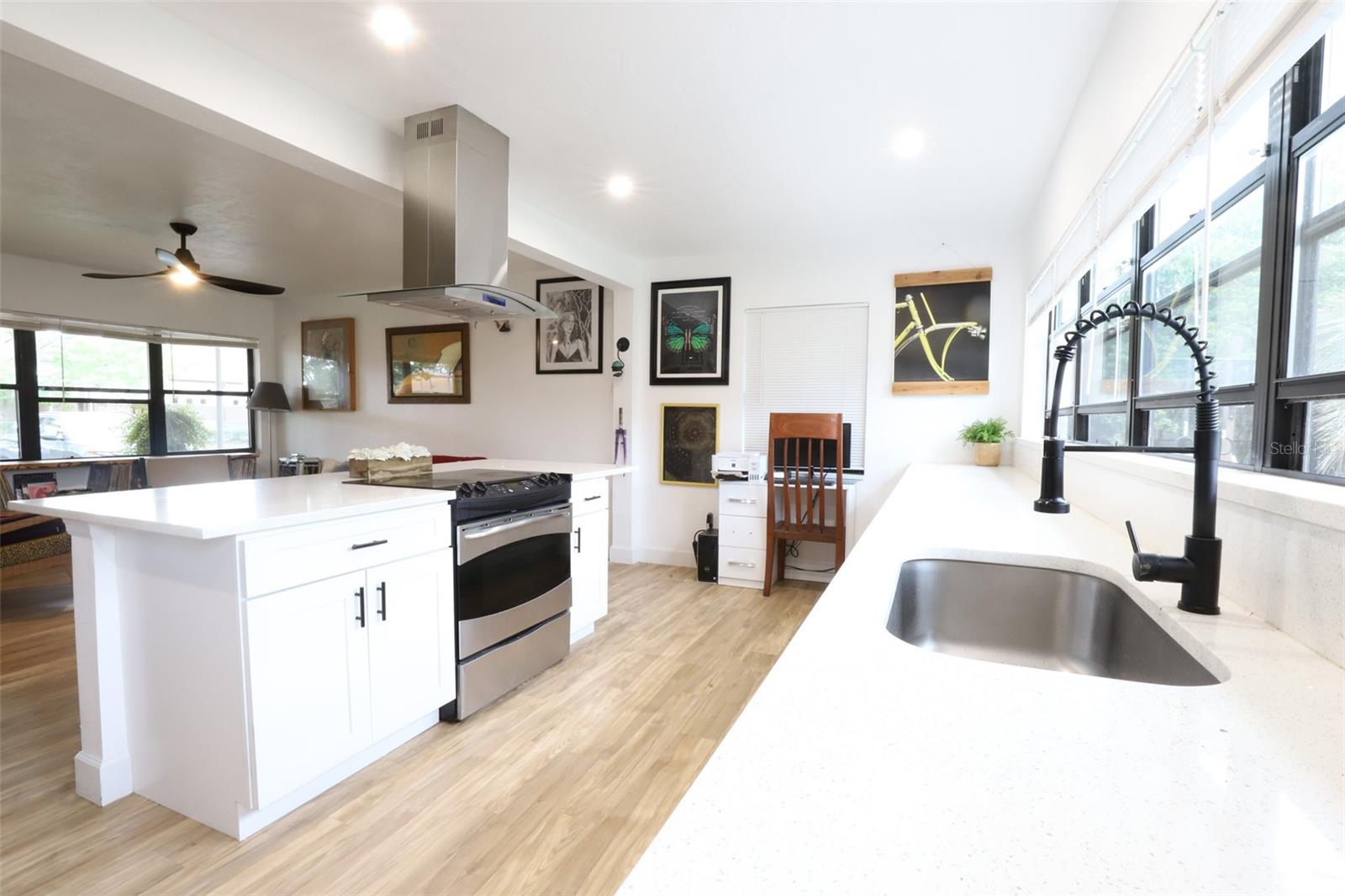 1002 NE 19TH PL, GAINESVILLE, FL, 32609