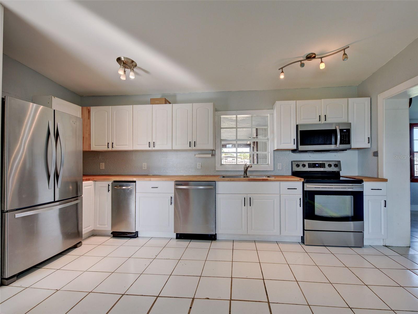 3101 WHITING LN, PORT CHARLOTTE, FL, 33952