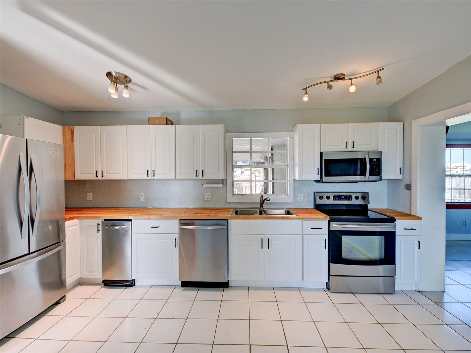 3101 WHITING LN, PORT CHARLOTTE, FL, 33952