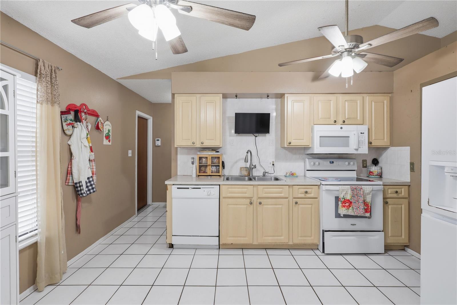 1326 FERENDINA DR, DELTONA, FL, 32725