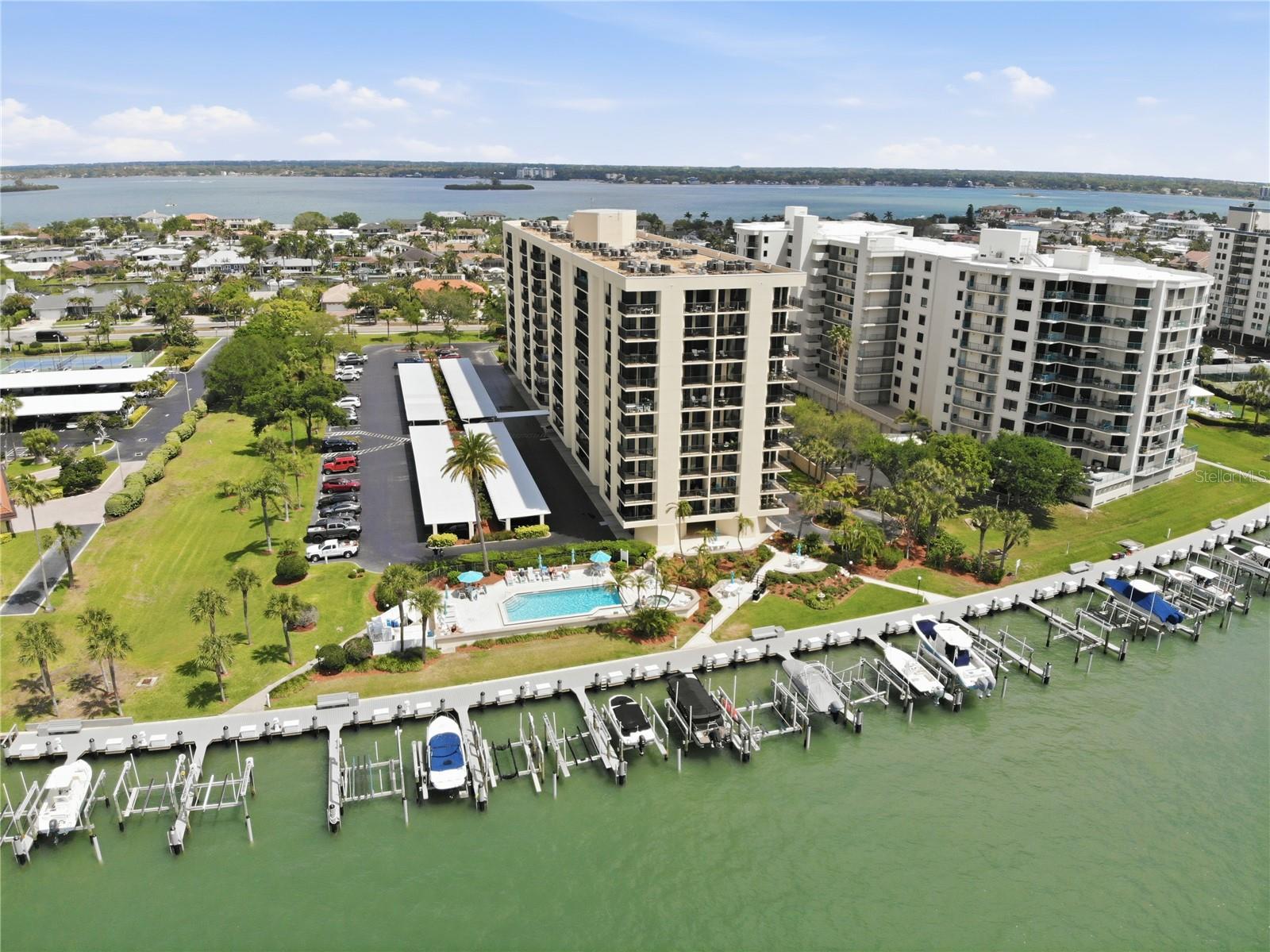 690 ISLAND WAY #307, CLEARWATER BEACH, FL, 33767
