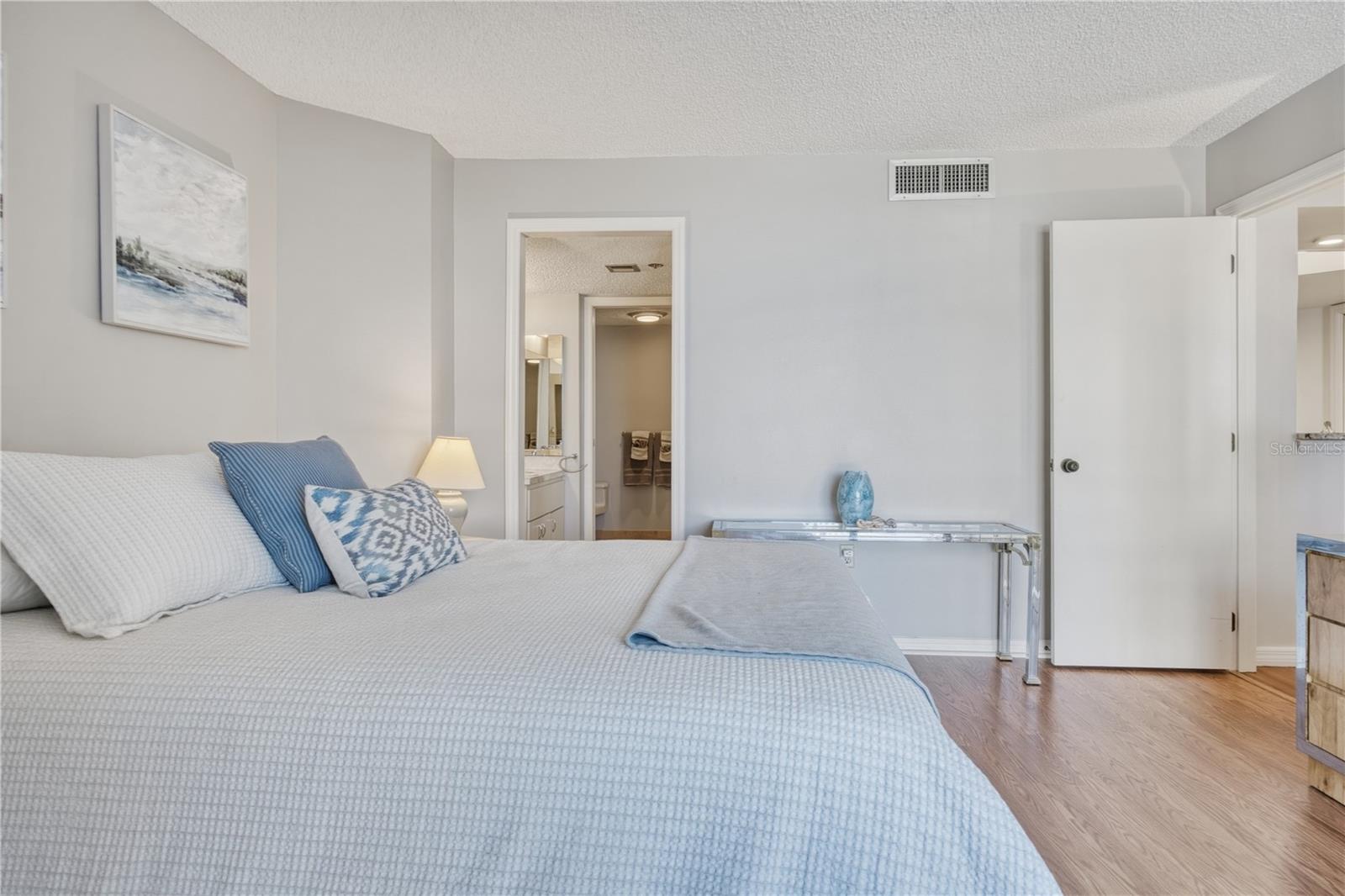 690 ISLAND WAY #307, CLEARWATER BEACH, FL, 33767