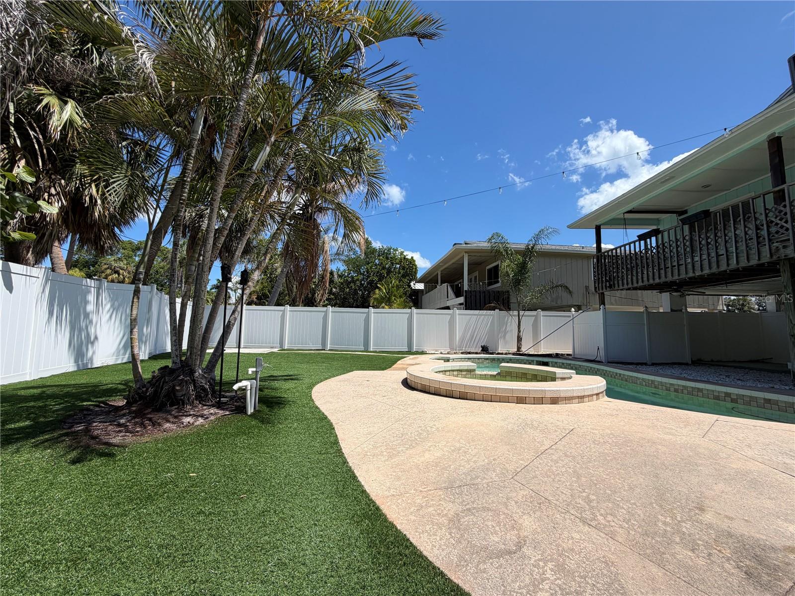 3500 OVERLOOK DR NE, ST PETERSBURG, FL, 33703