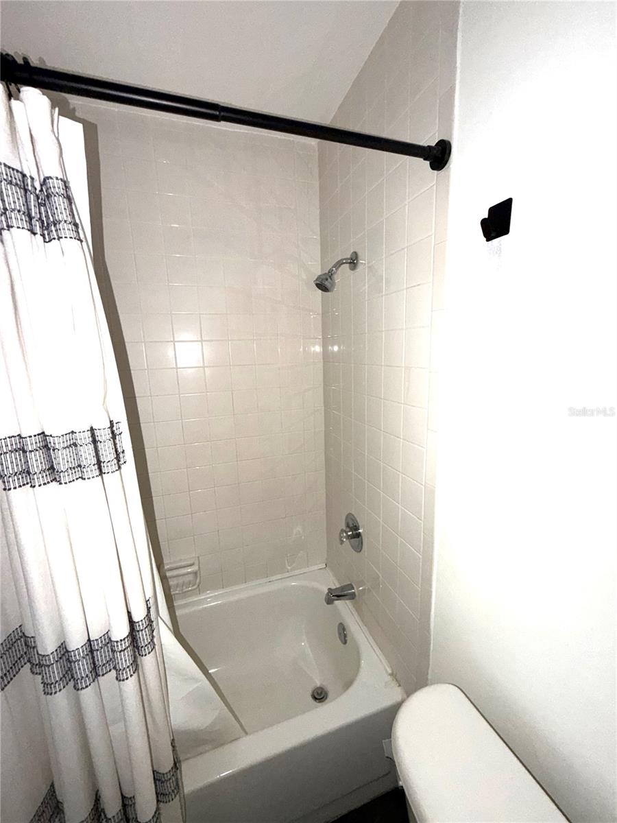 3500 OVERLOOK DR NE, ST PETERSBURG, FL, 33703