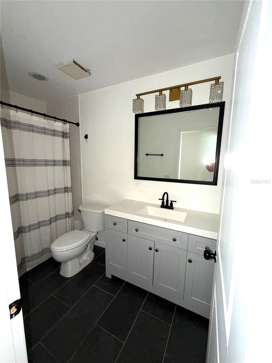3500 OVERLOOK DR NE, ST PETERSBURG, FL, 33703