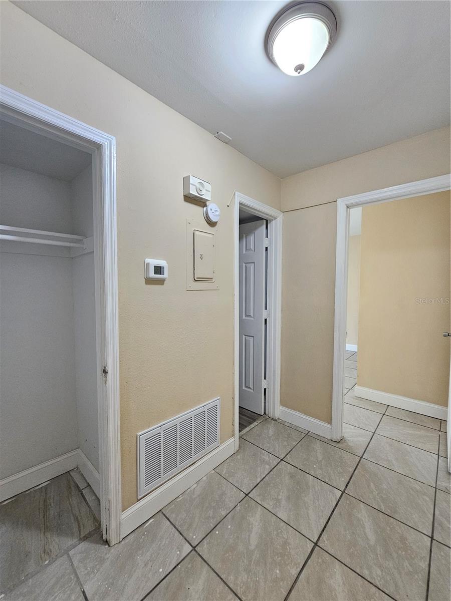 7601 PAULA DR #3, TAMPA, FL, 33615