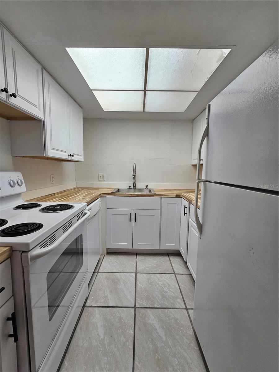 7601 PAULA DR #3, TAMPA, FL, 33615