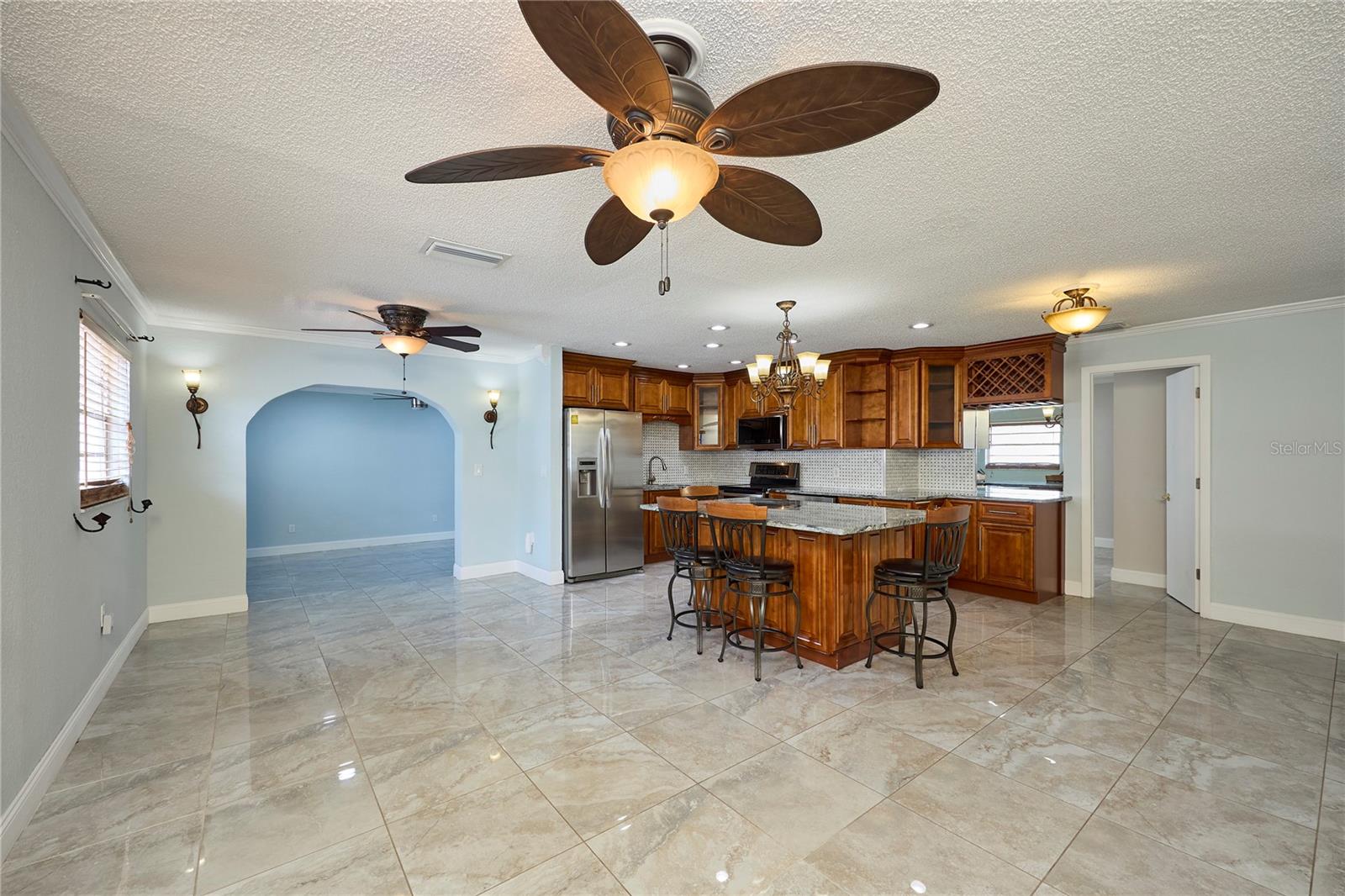 6804 N HUBERT AVE, TAMPA, FL, 33614