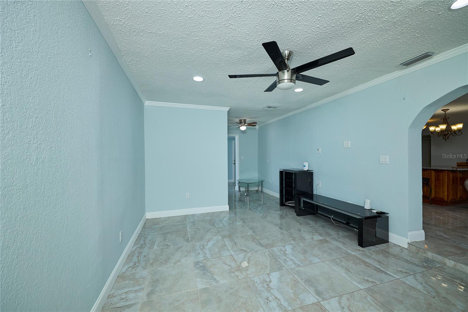 6804 N HUBERT AVE, TAMPA, FL, 33614