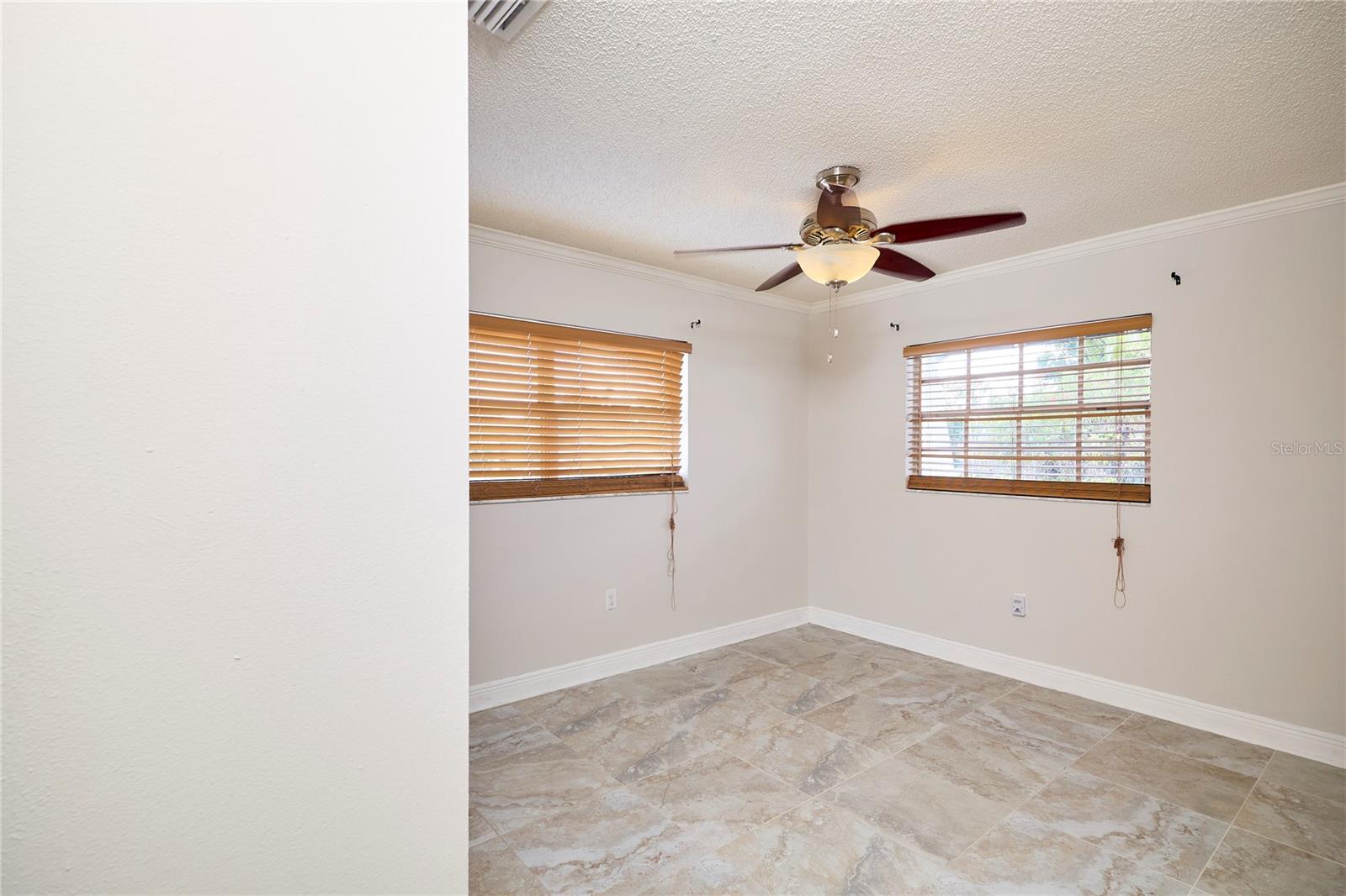 6804 N HUBERT AVE, TAMPA, FL, 33614