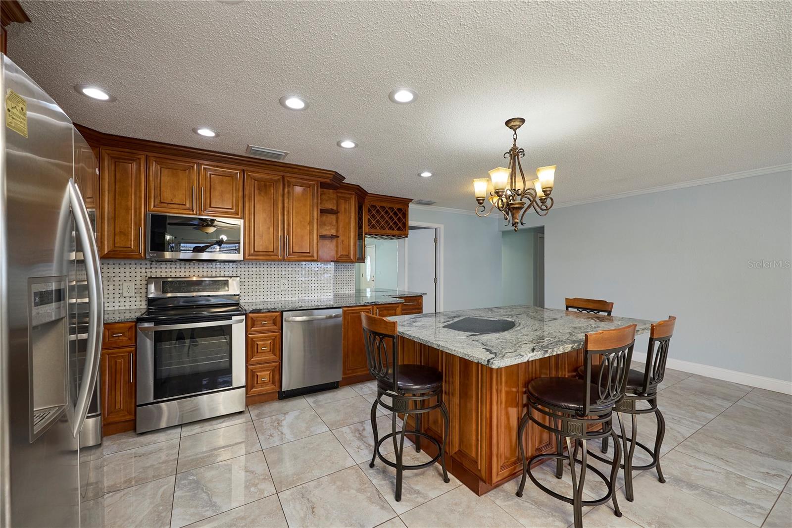 6804 N HUBERT AVE, TAMPA, FL, 33614