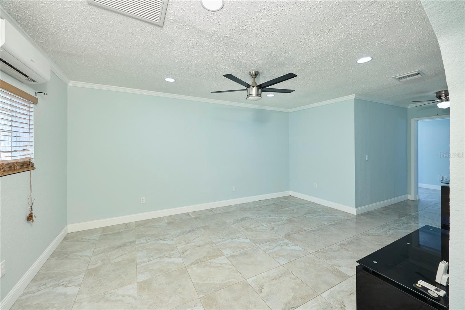 6804 N HUBERT AVE, TAMPA, FL, 33614