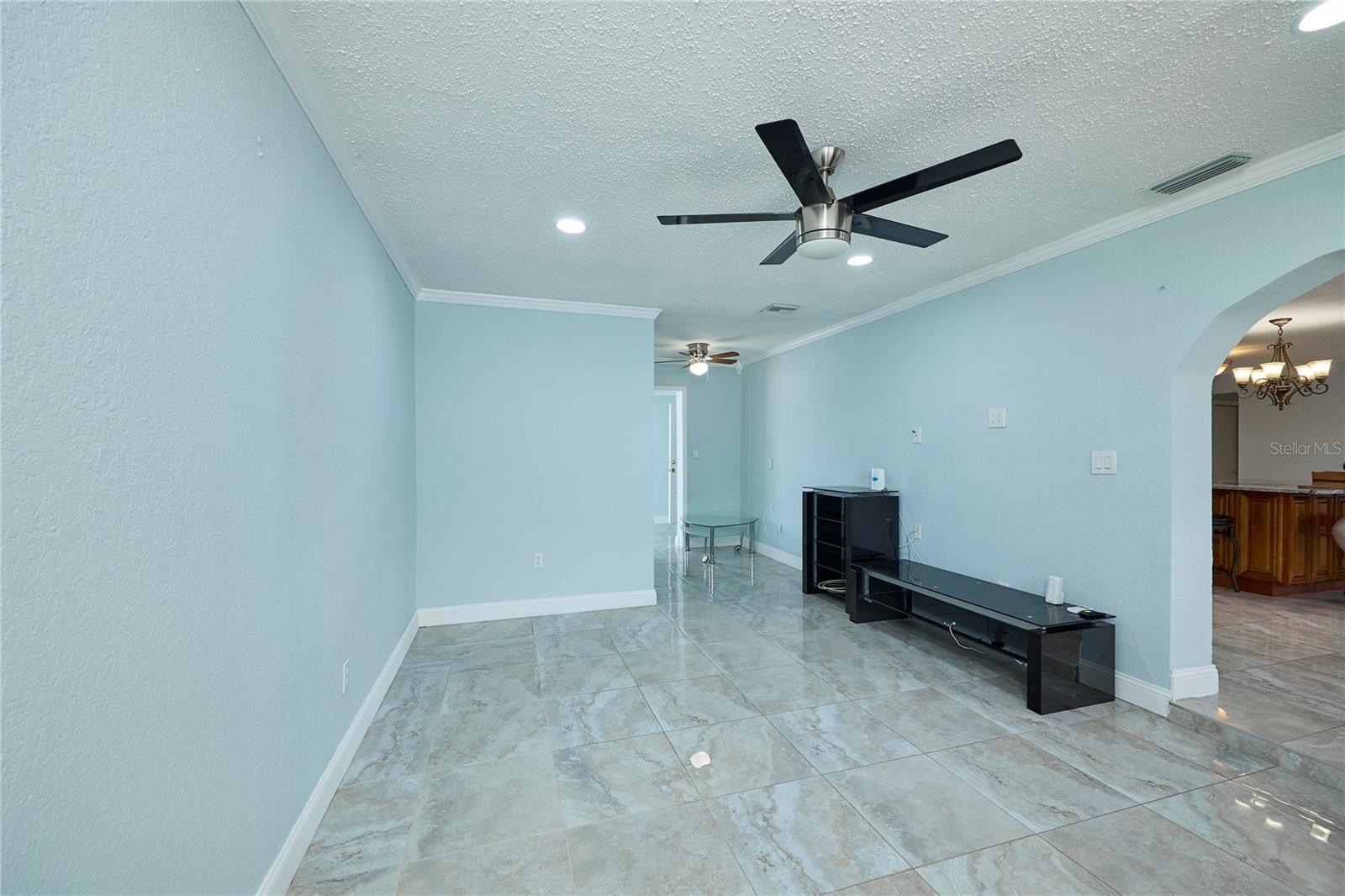 6804 N HUBERT AVE, TAMPA, FL, 33614