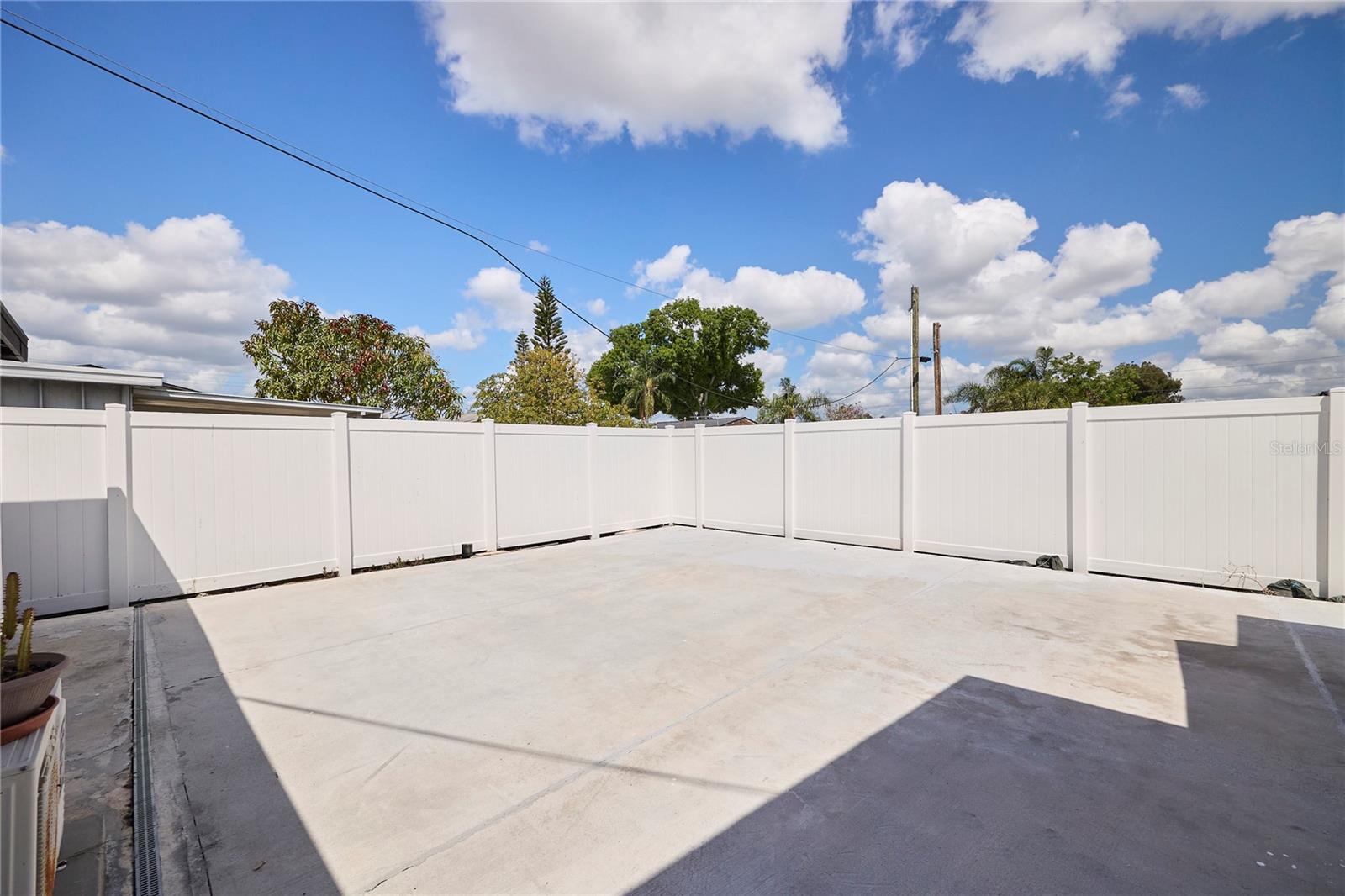 6804 N HUBERT AVE, TAMPA, FL, 33614