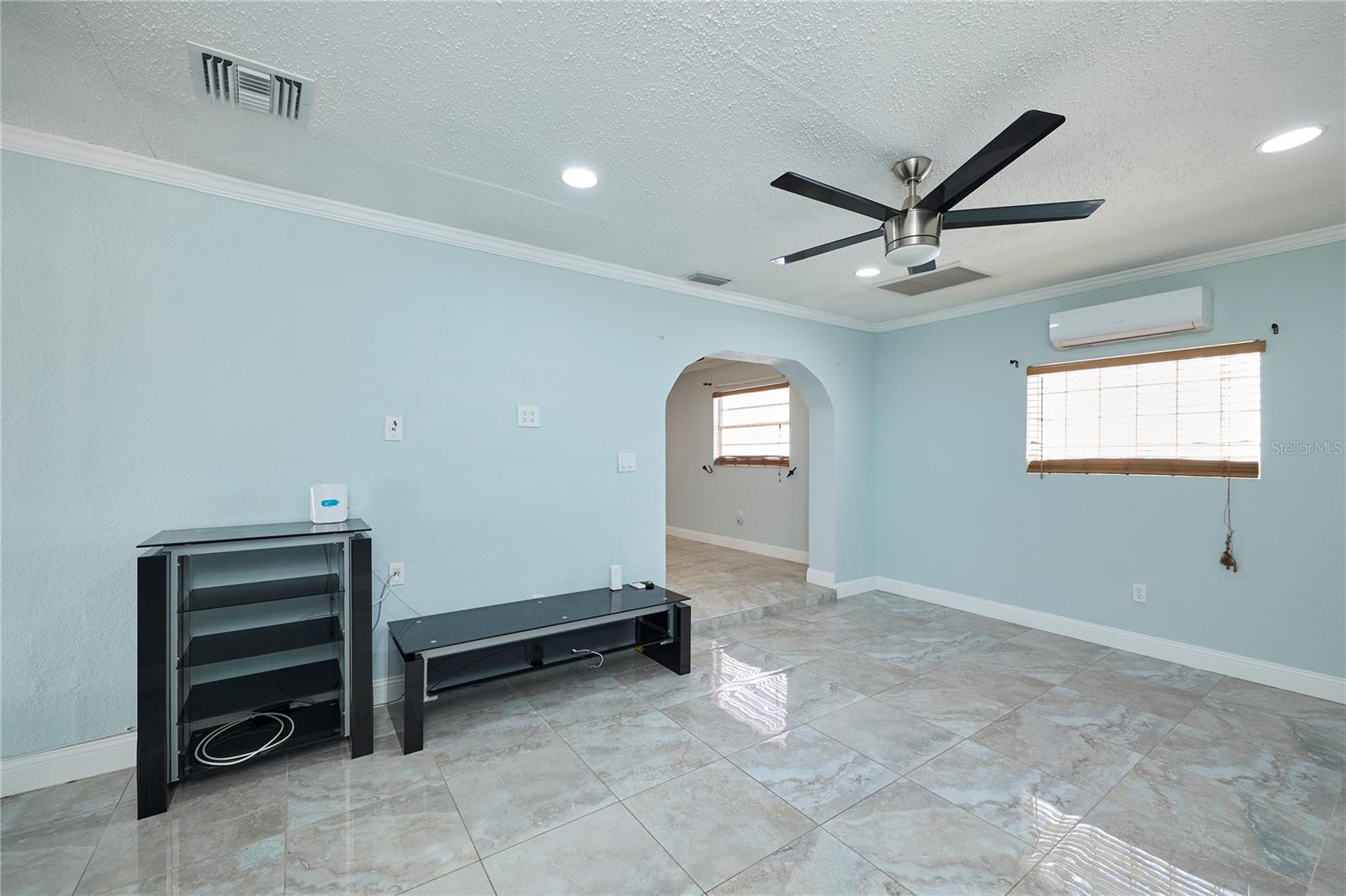 6804 N HUBERT AVE, TAMPA, FL, 33614