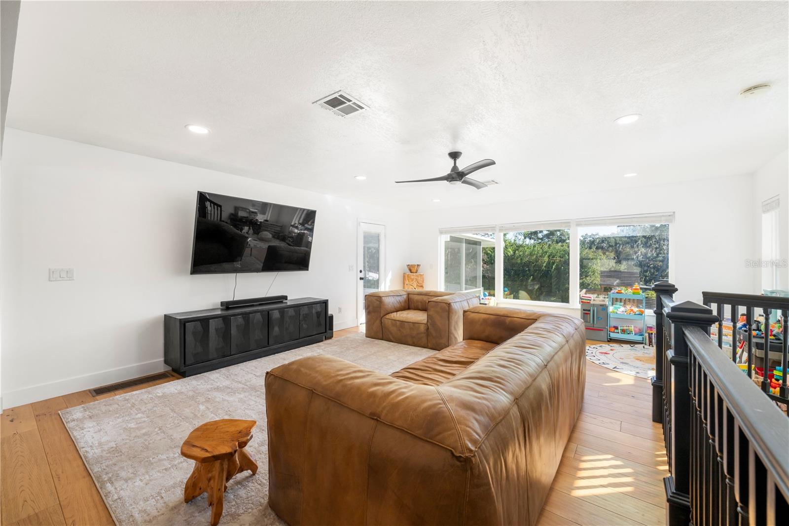 1930 HILLTOP DR, MOUNT DORA, FL, 32757