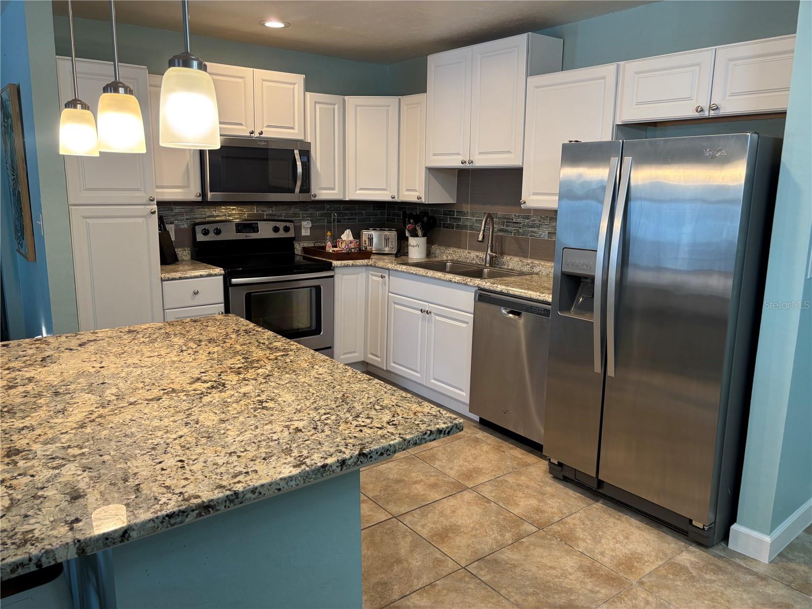 1008 ESTREMADURA DR, BRADENTON, FL, 34209