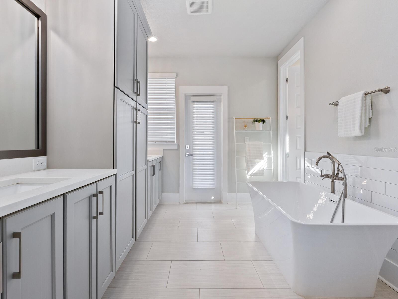 508 LAUREL PARK DR, SARASOTA, FL, 34236